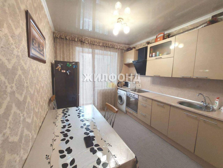 3-комн квартира 13-й микрорайон, д.12
