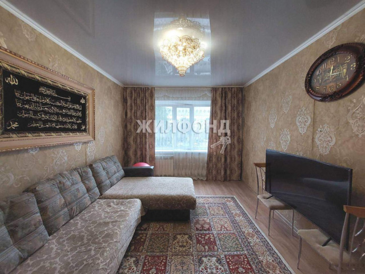 3-комн квартира 13-й микрорайон, д.12