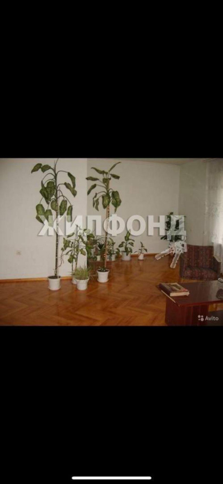 4-комн квартира Дзержинского улица, д.27