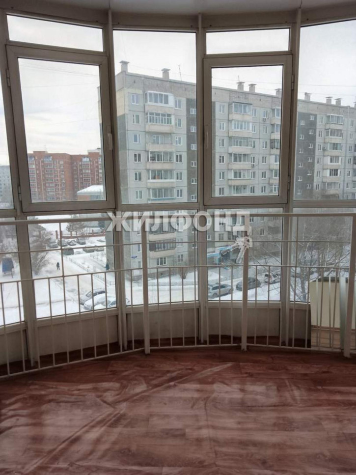 3-комн квартира 9 Мая улица, д.17Д