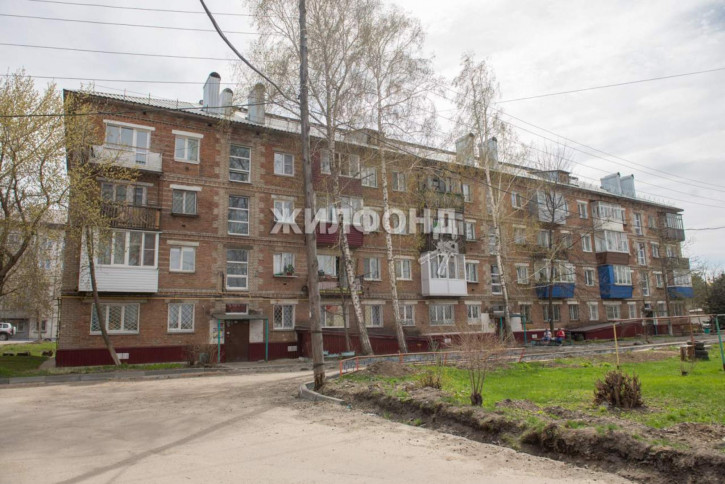 3-комн квартира Льнокомбинат улица, д.15в