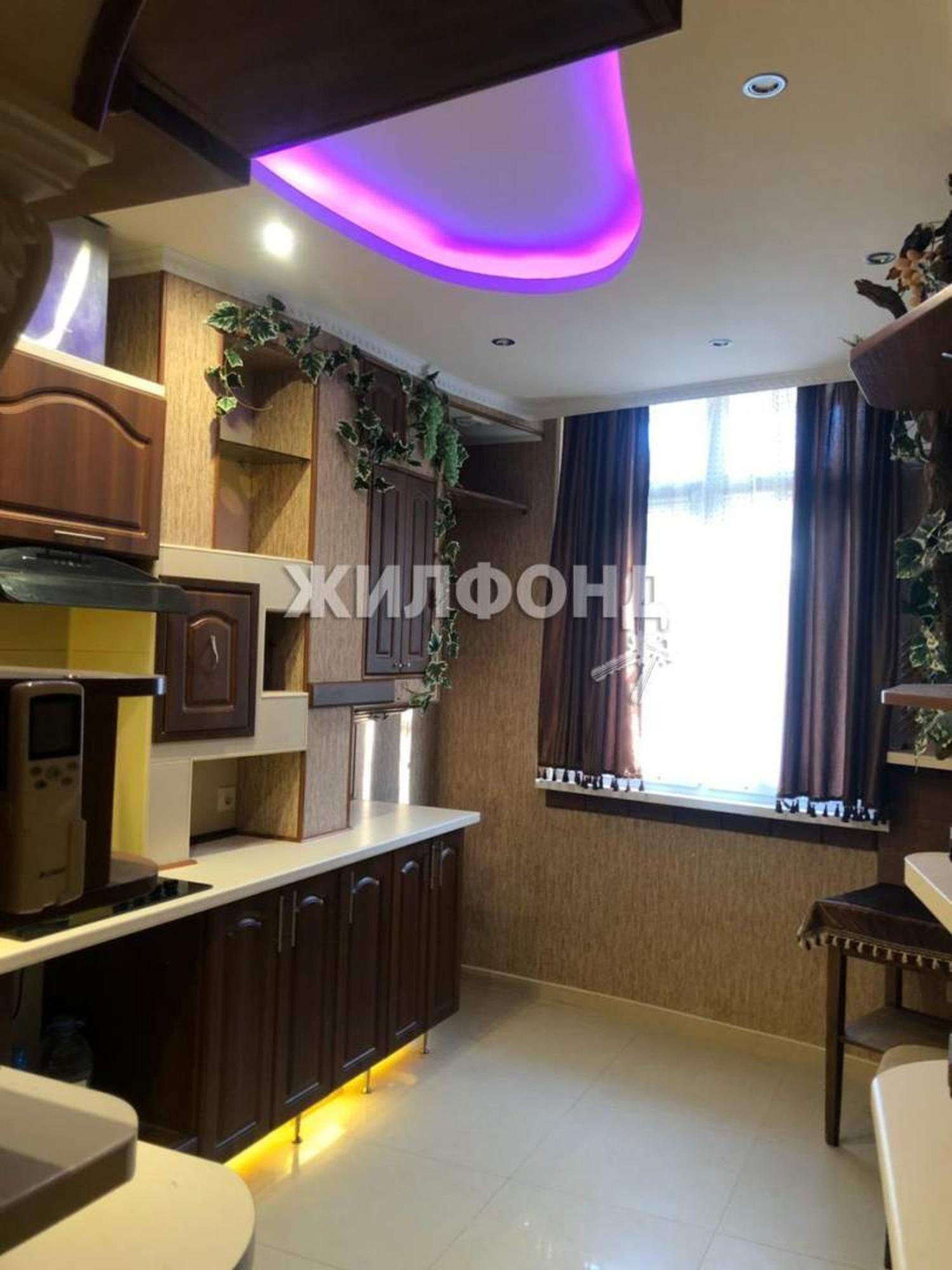 Купить квартиру за 9 000 000 рублей на Тепличная улица, д.40