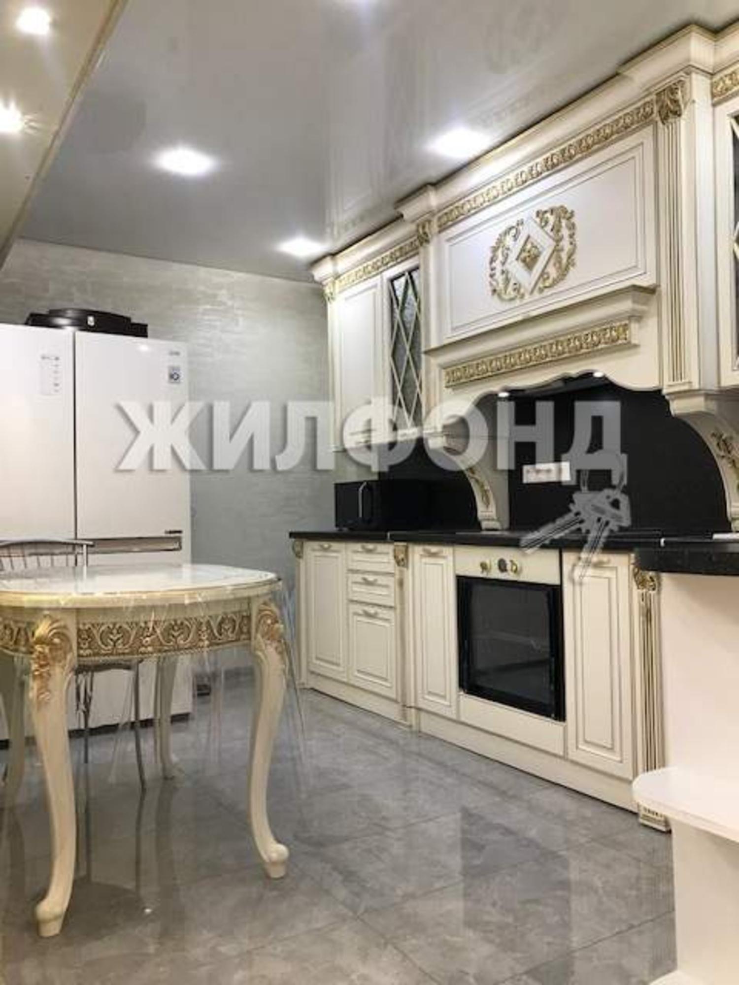 Купить квартиру за 15 800 000 рублей на Тепличная улица, д.83/1