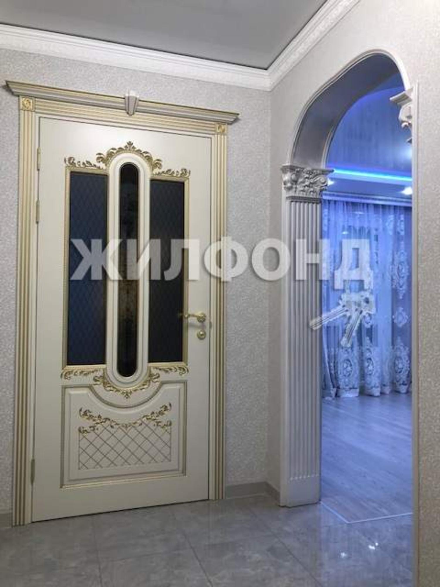 Купить квартиру за 15 800 000 рублей на Тепличная улица, д.83/1