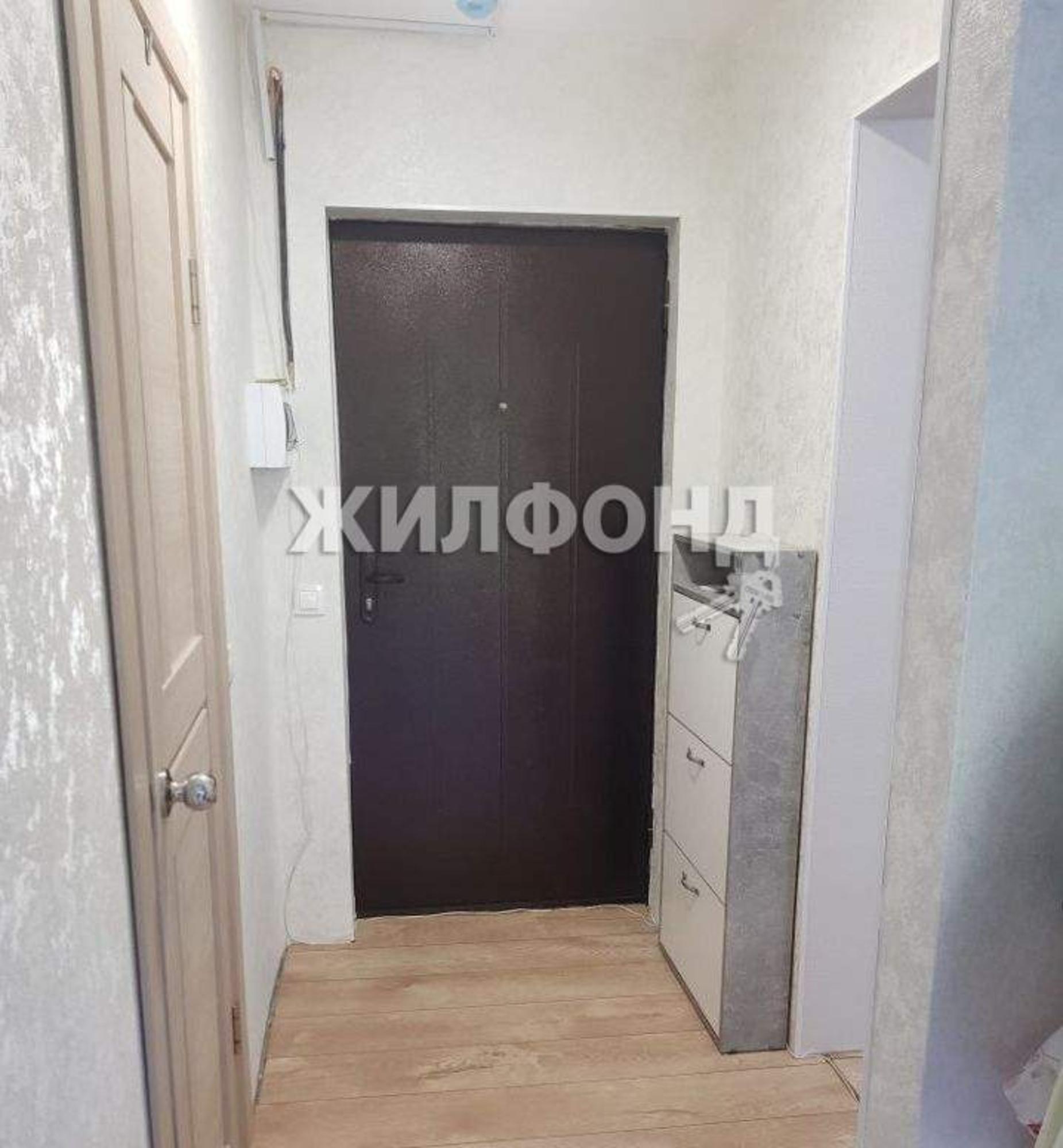 Купить квартиру за 10 000 000 рублей на Тепличная улица, д.75к1