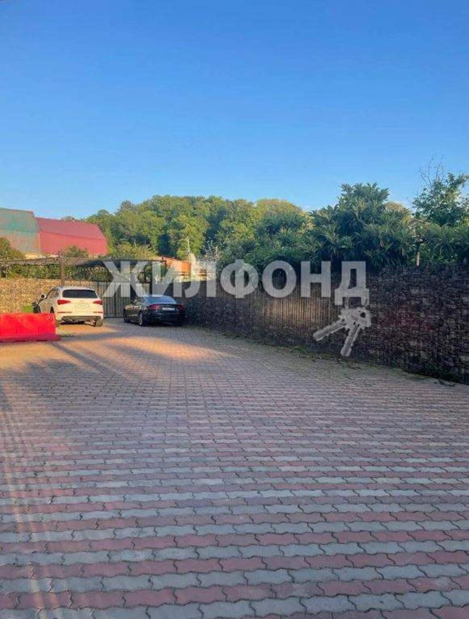 Купить квартиру за 14 000 000 рублей на Искры улица, д.2/1