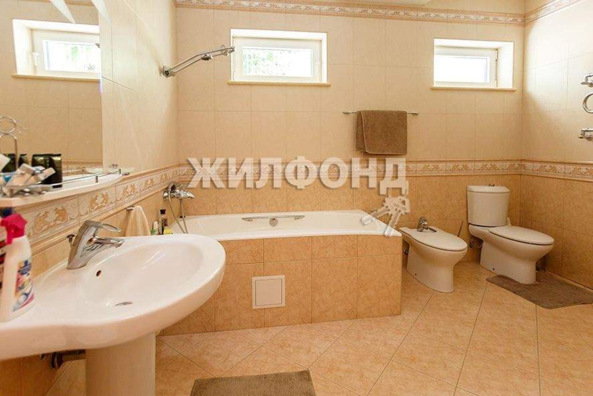 Купить дачу, дом, коттедж за 95 000 000 рублей на Чекменева улица