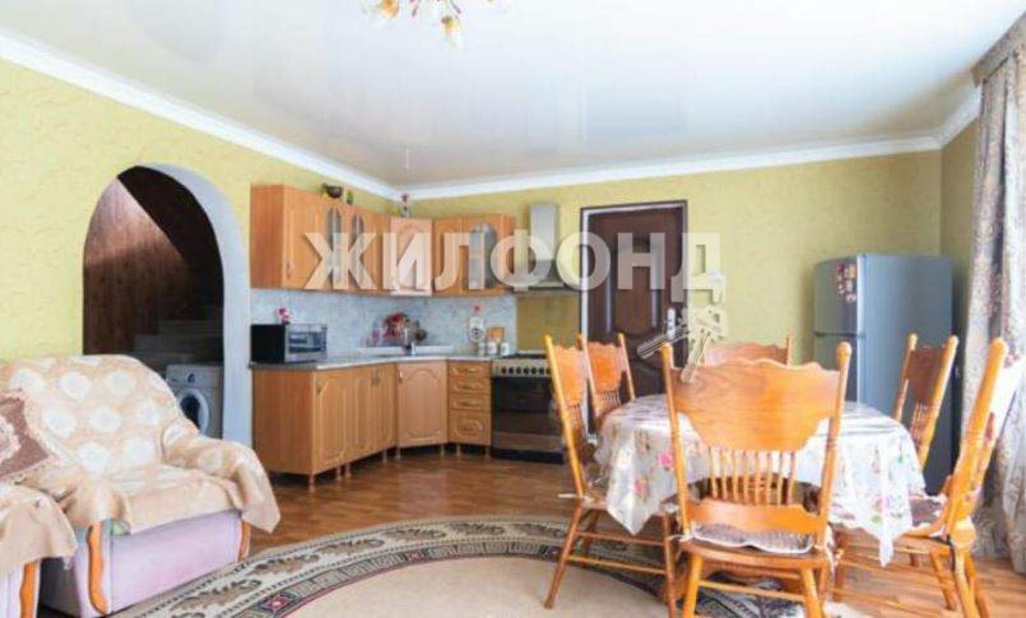 Купить дачу, дом, коттедж за 35 000 000 рублей на Абовяна улица