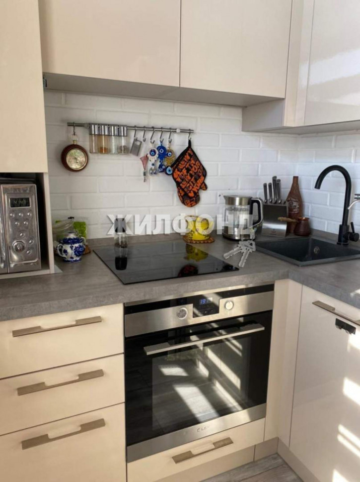 3-комн квартира Урожайная улица, д.27г