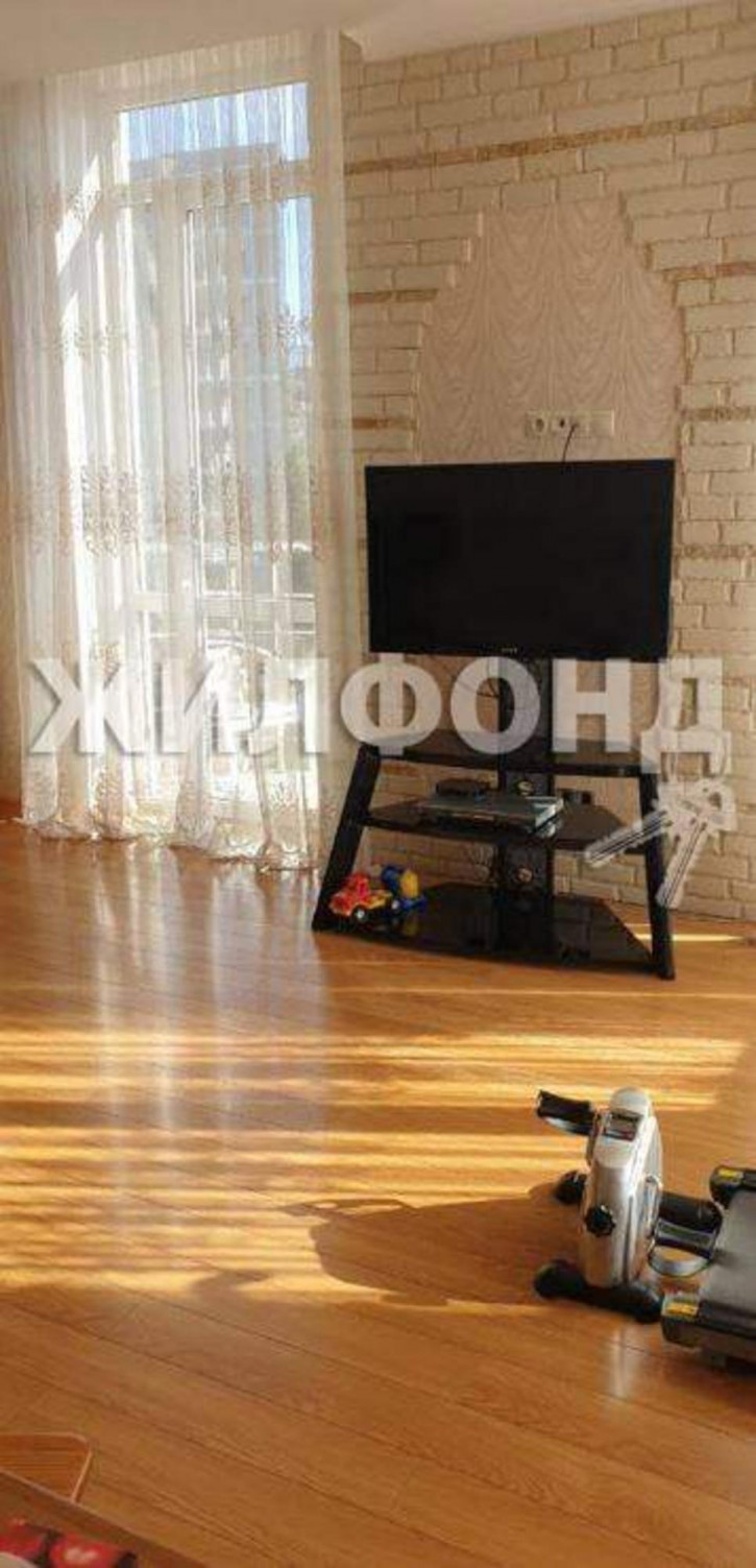 4-комн квартира Полтавская улица, д.52