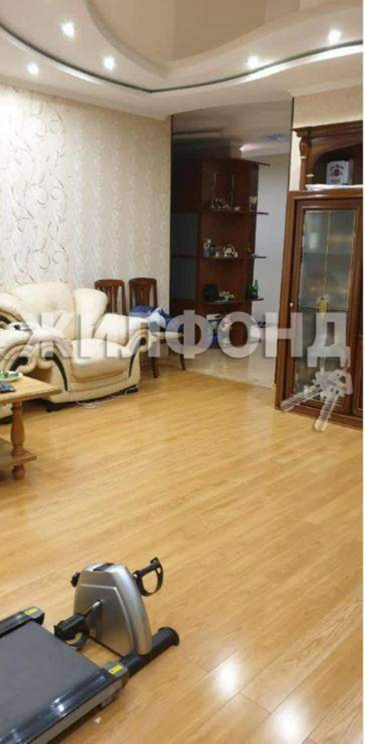 4-комн квартира Полтавская улица, д.52