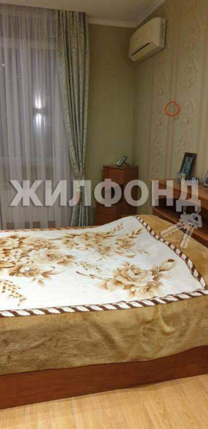 4-комн квартира Полтавская улица, д.52
