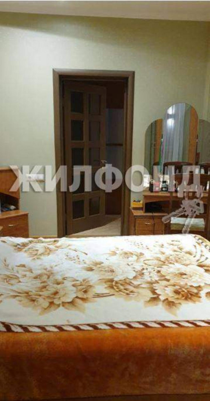 4-комн квартира Полтавская улица, д.52