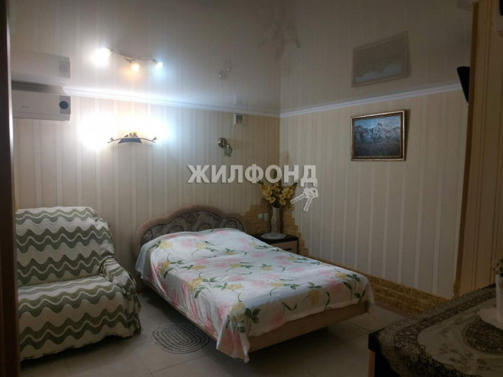 Коттедж/дом Короткая улица