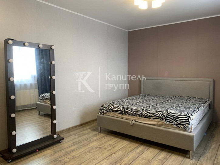 3-комн квартира Таврическая улица, 9к1
