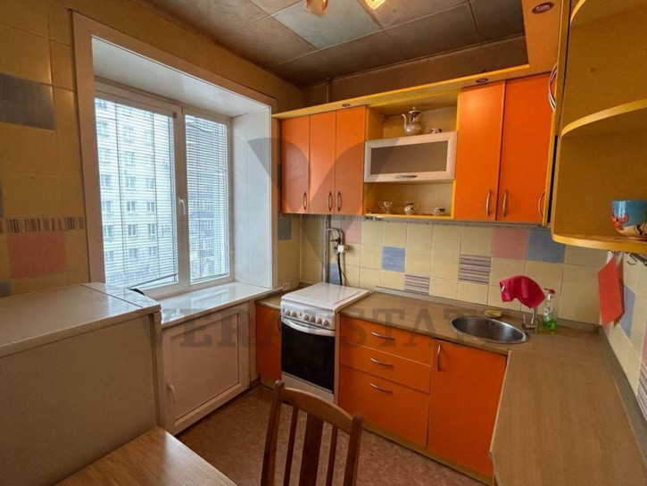 2-комн квартира ул. Серебренниковская,3