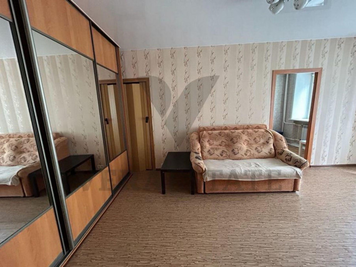2-комн квартира ул. Серебренниковская,3