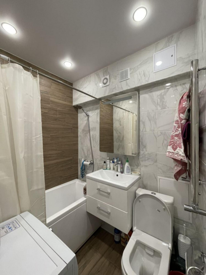 2-комн квартира Грибоедова ул, 36