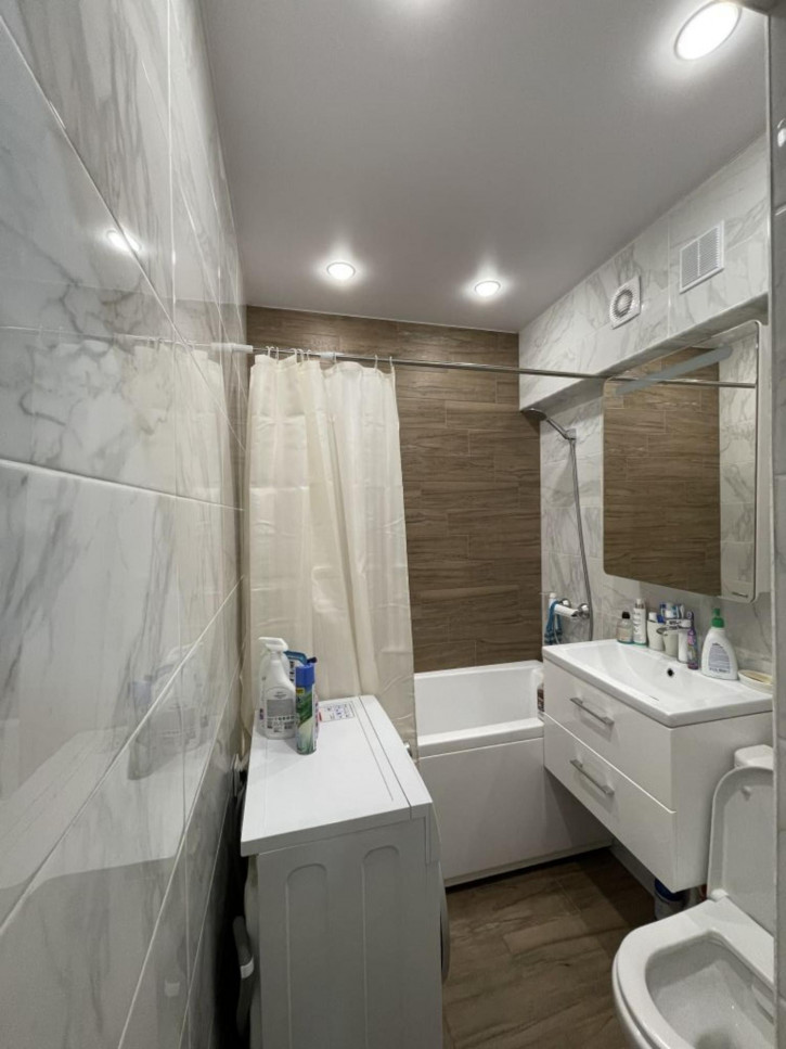 2-комн квартира Грибоедова ул, 36