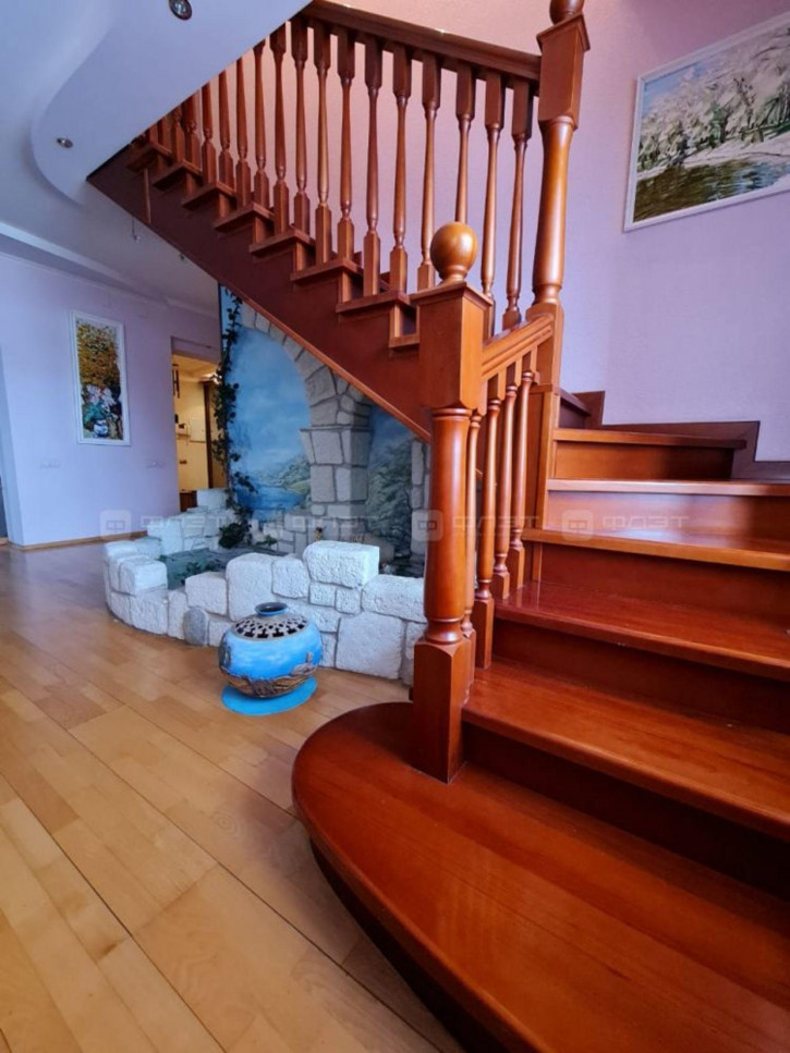 4-комн квартира ул. Заря, дом 7а