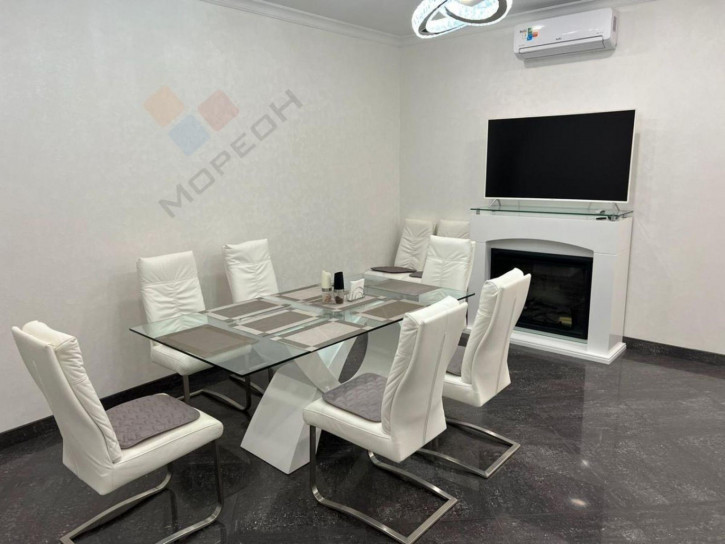 4-комн квартира Баварская ул, 8