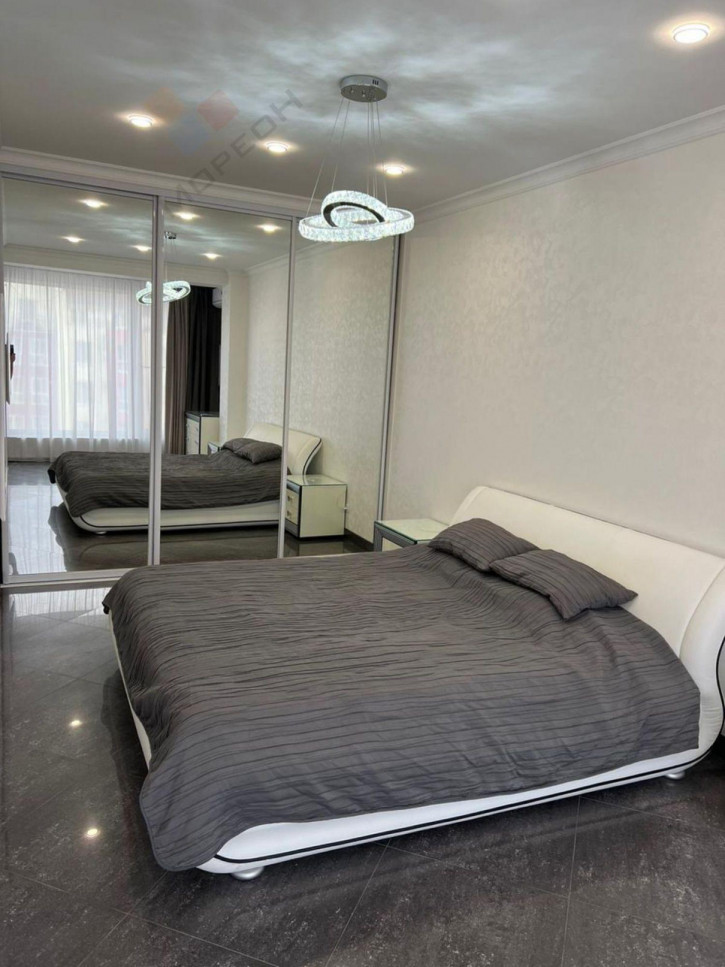 4-комн квартира Баварская ул, 8