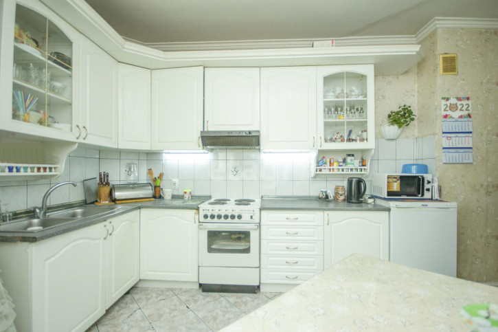 4-комн квартира Муравленко, 9
