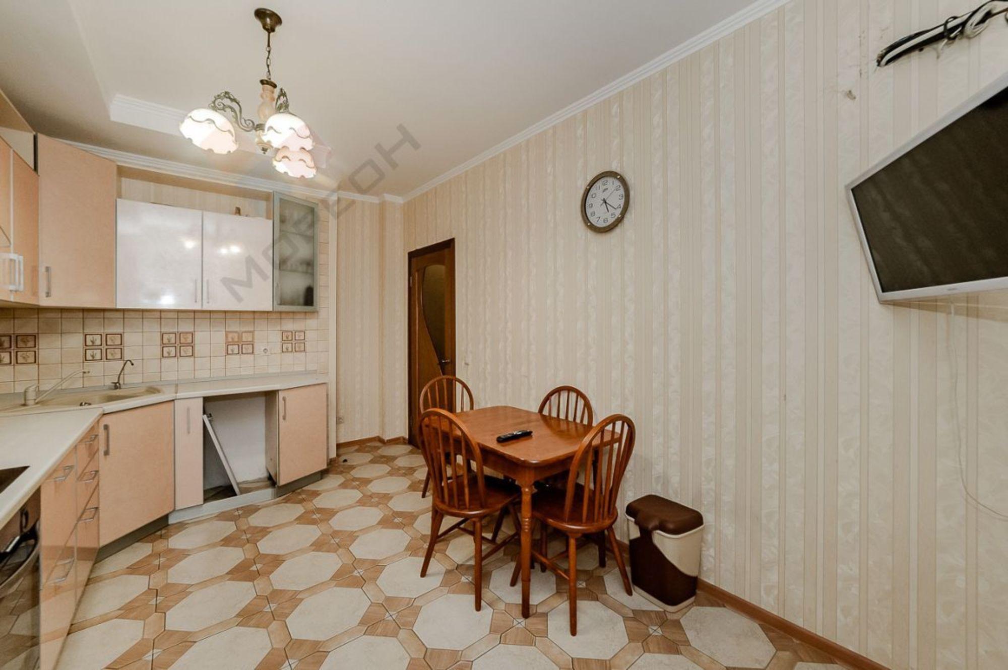 Купить квартиру за 12 800 000 рублей на им. Думенко ул, 21