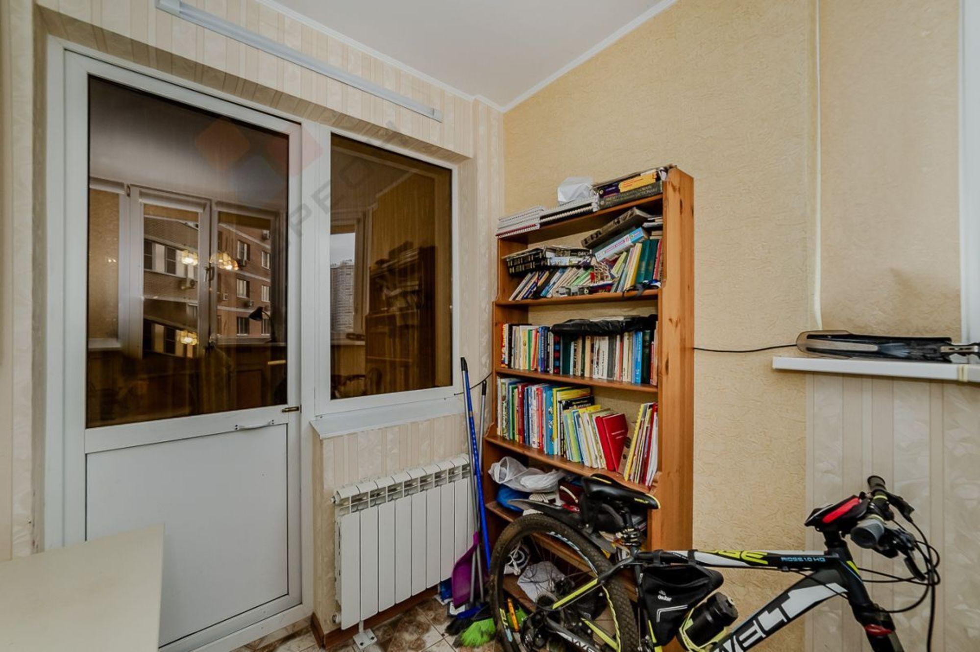 Купить квартиру за 12 800 000 рублей на им. Думенко ул, 21