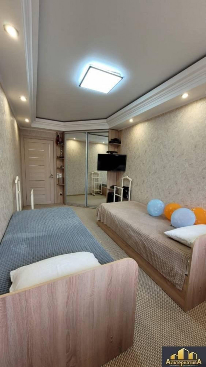 3-комн квартира Крутая дорога ул.