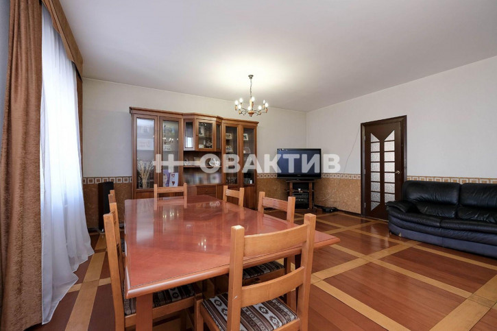 6-комн квартира улица Фрунзе, 63