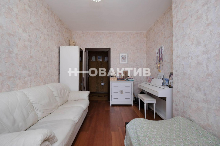 6-комн квартира улица Фрунзе, 63