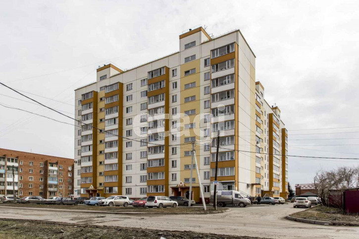 3-комн квартира Красных Зорь, 148