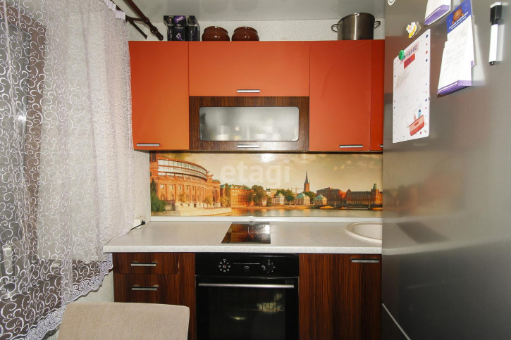 2-комн квартира Комбинатская, 38