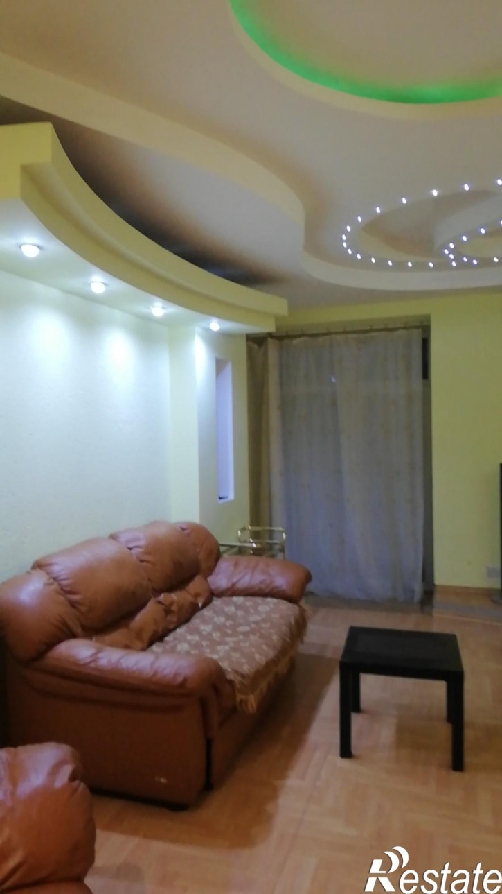 3-комн квартира ул. Чехова,32