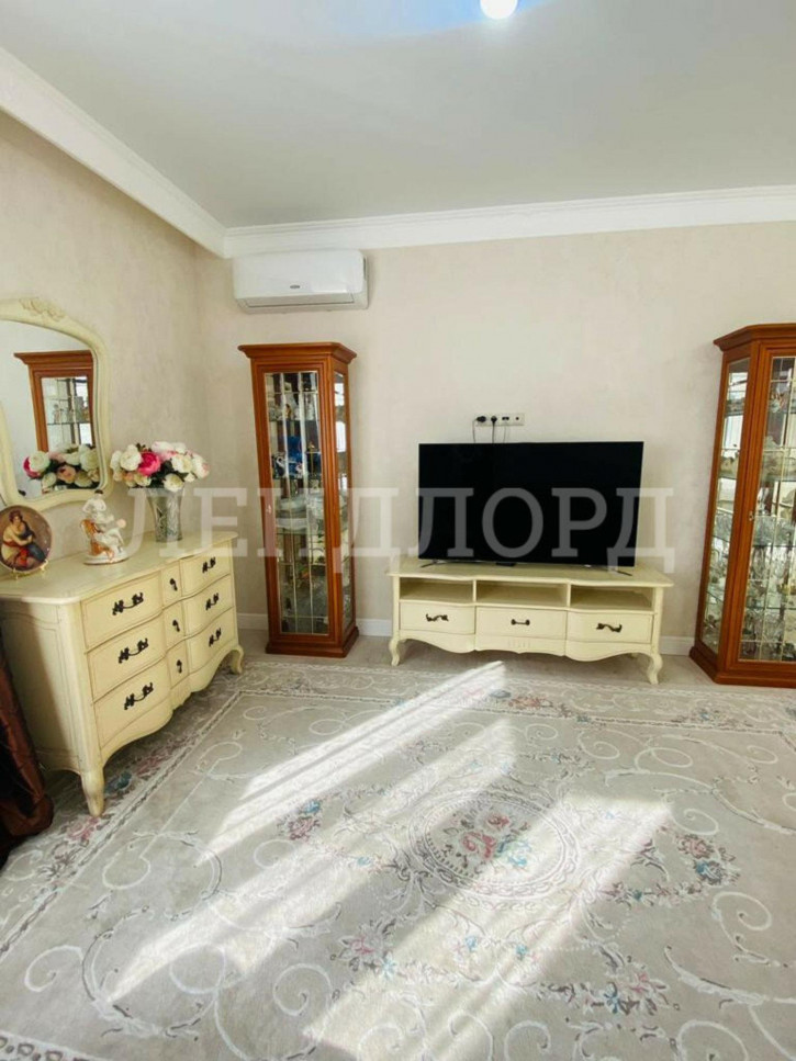 3-комн квартира улица Мечникова, 110с2