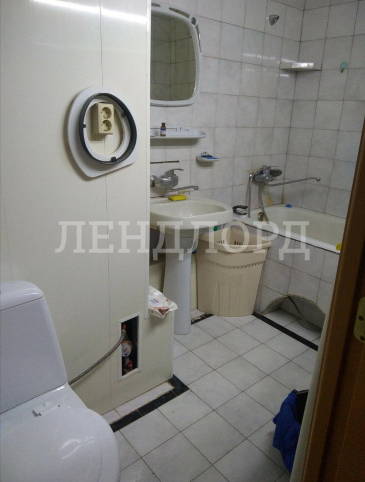 3-комн квартира проспект Космонавтов, 27/2