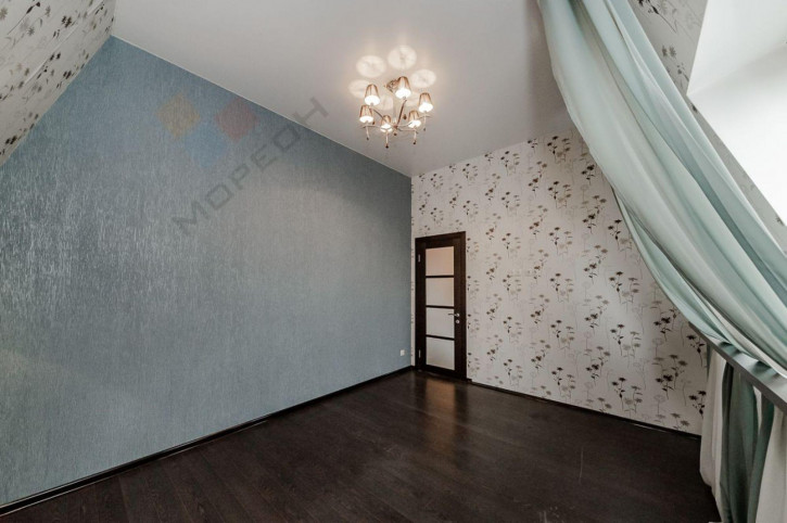 4-комн квартира Дежнёва ул, 14