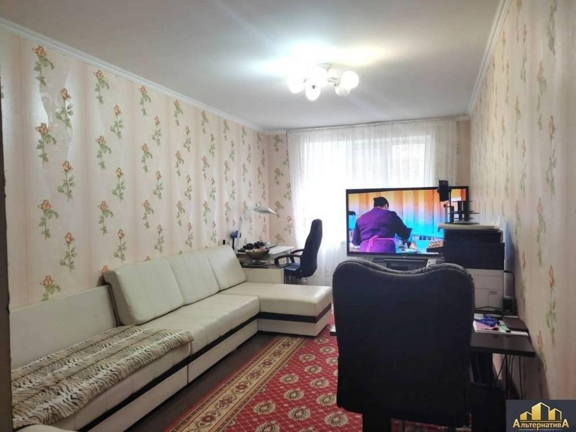 Купить квартиру за 10 000 000 рублей на Орджоникидзе ул.