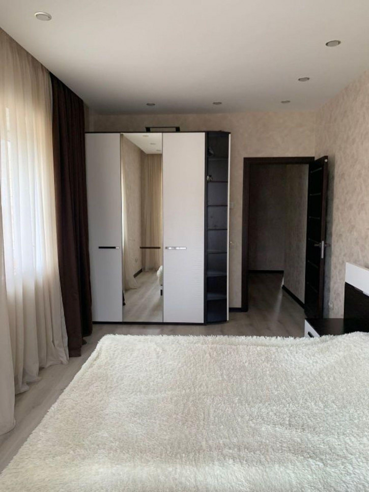 2-комн квартира 3-Б мкрн, 25
