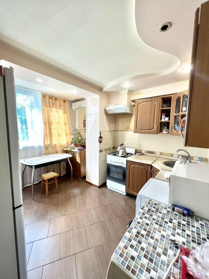 2-комн квартира Долина Роз ул, 21