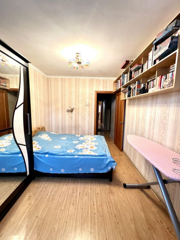 2-комн квартира 60 лет Октября ул, 9