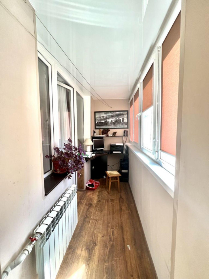 2-комн квартира Долина Роз ул, 21