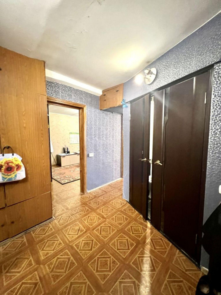 2-комн квартира Долина Роз ул, 21