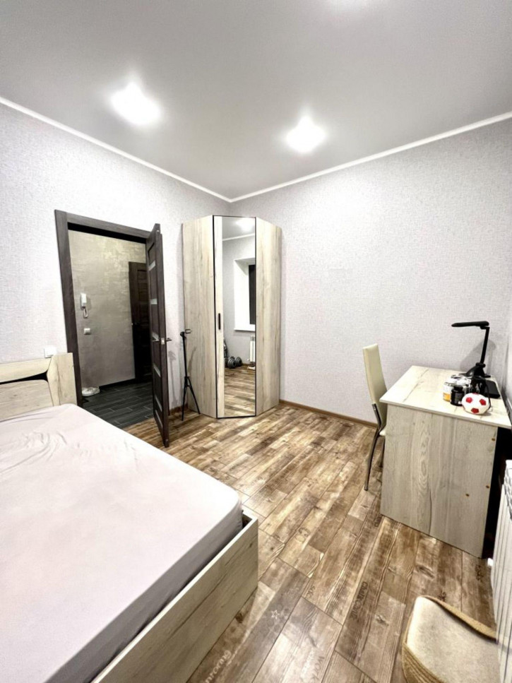 2-комн квартира Никольская ул, 23