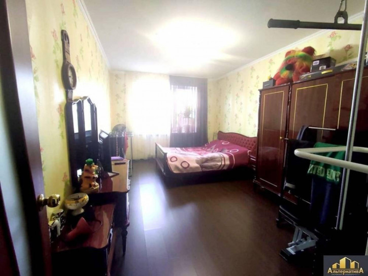 3-комн квартира Орджоникидзе ул.