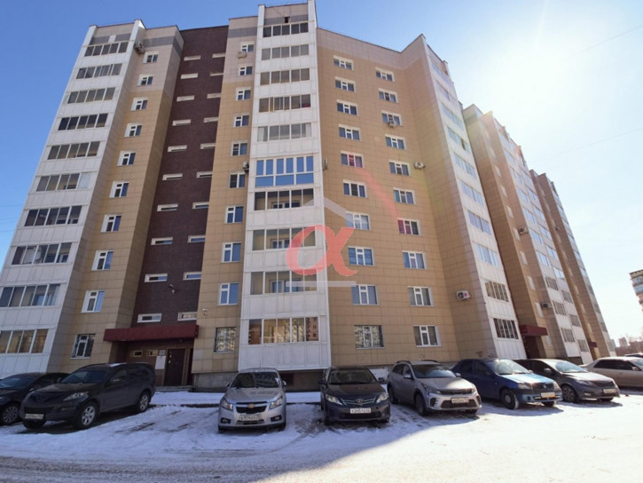 3-комн квартира Молодежный проспект, 13б
