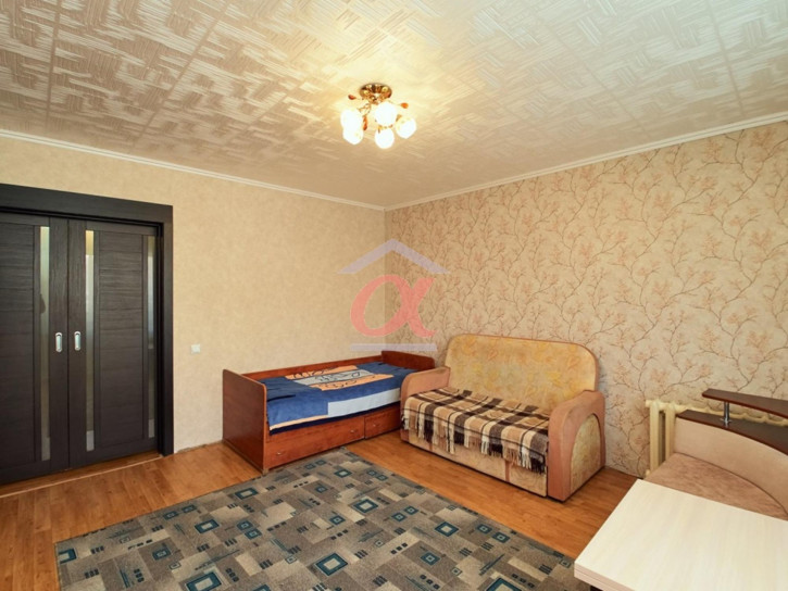 3-комн квартира Молодежный проспект, 13б