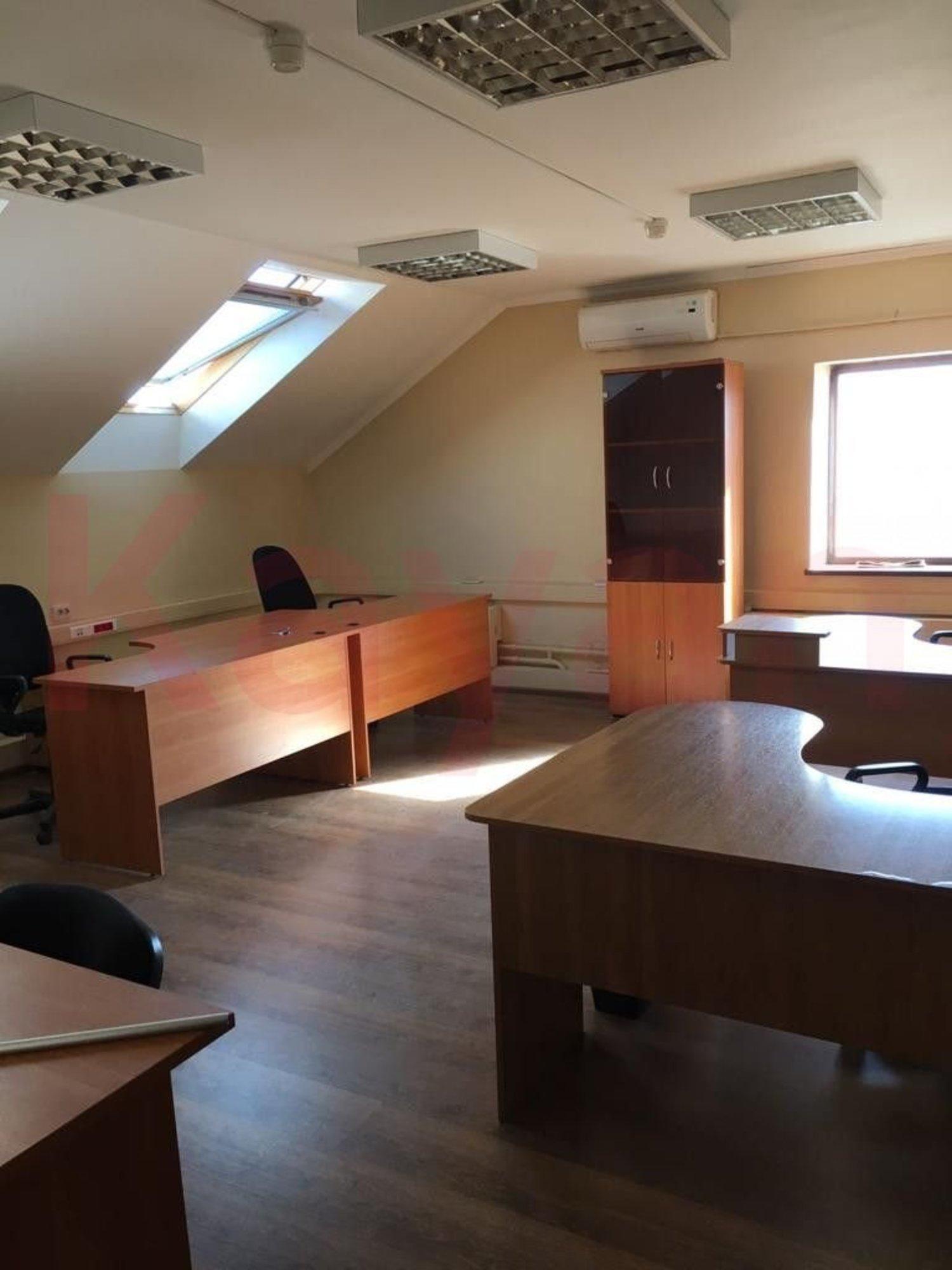 Купить офис, помещение под офис за 14 000 000 рублей на Дзержинского ул.