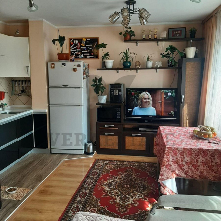 2-комн квартира ул. Лазурная,14